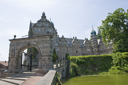 Bild zeigt die Schlossanlage hämelschenburg