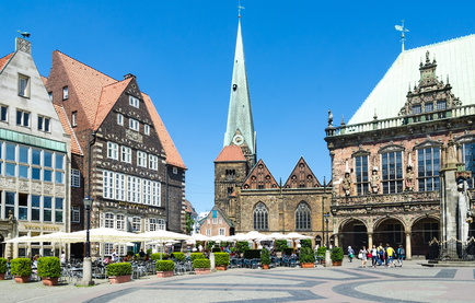 Ansicht des Bremer Rathauses mit Marktplatz