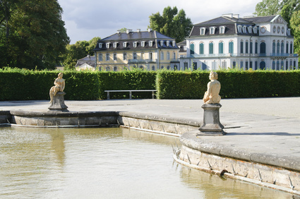 Bild zeigt Schlosspark mit Schloss Wilhelmsthal